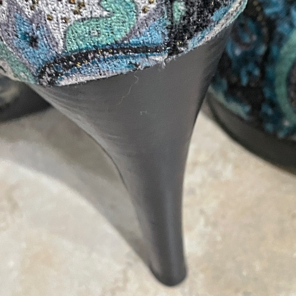 Diba paisley teal boho retro tapestry booties. - Picture 2 of 10